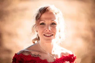 portrait-tons-chauds-lumiere-doree-matin